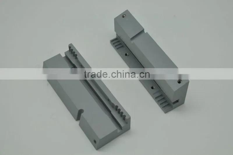 101-028-005 CAS NIEBUHR BOTTOM SLIDE BLOCK suitable for spreader