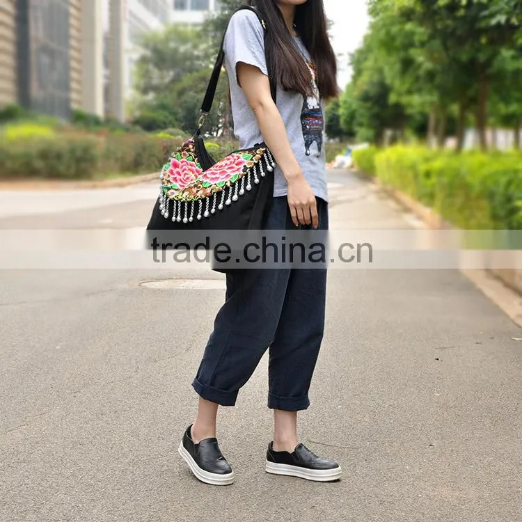 Embroidery shoulder bag canvas women handbag cheap lady bag embroidery bag with bells