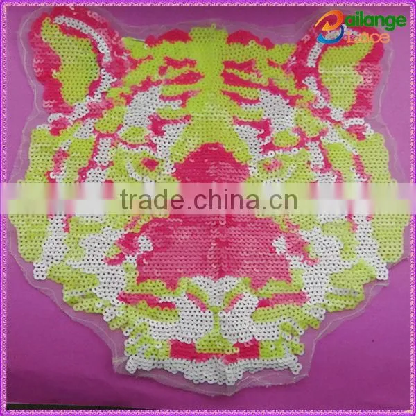 Pop top 2015 China wholesale PET sequin embroidered patch for clothes