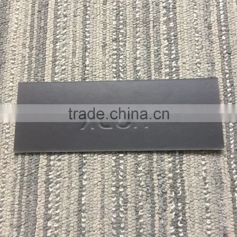 2017 Customized logo hot stamping paper hang tags with embossed technology