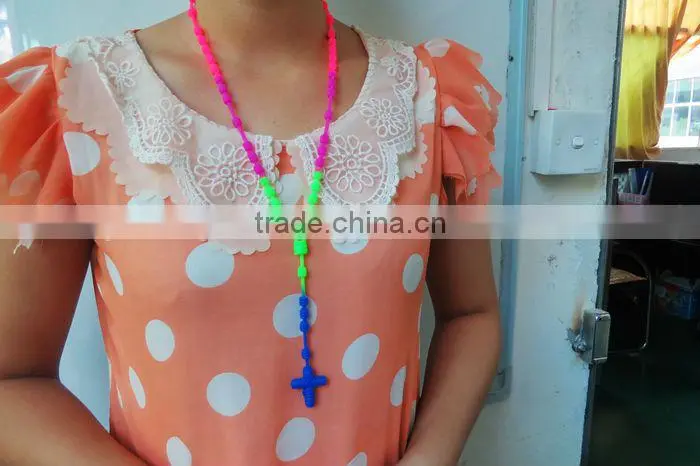 2013 latest design beautiful fashionable beads silicone necklaces