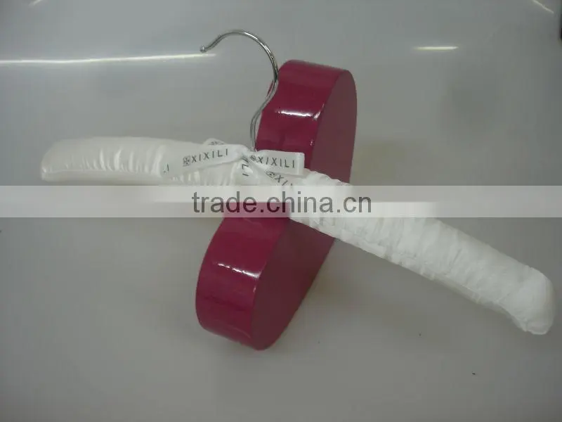 EM1307-019 white satin hanger white hanger with satin padded