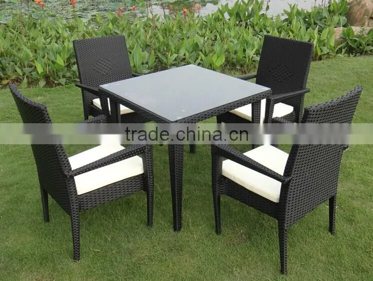 simple rattan dinning garden set