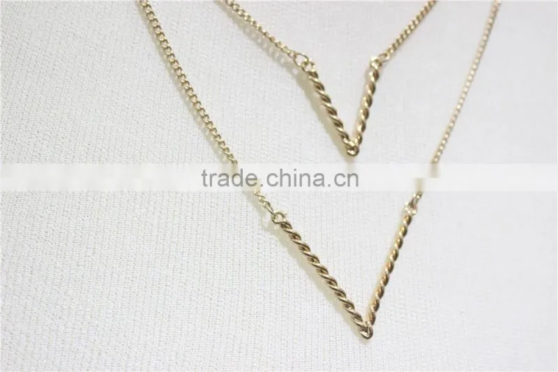 Multi Layered Gold Triangle Necklace Twist Arrowhead Pendant Necklace Layered Necklace Fashion Style Wholesale