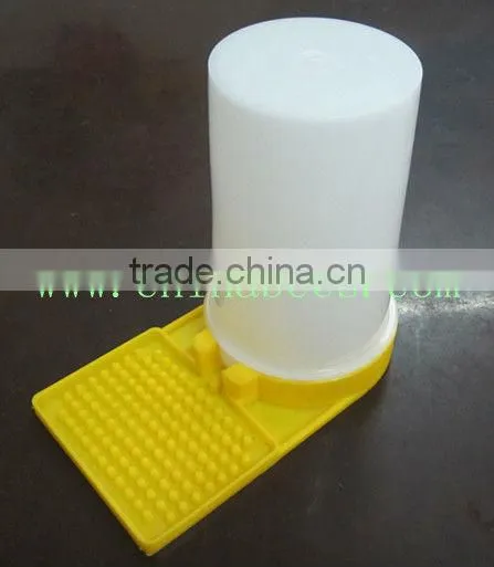 plastic entrance bee feeder