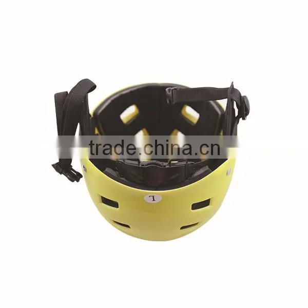 Water helmets in professional kayaking and raft
