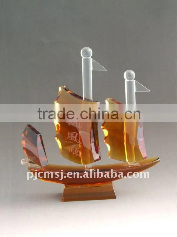 Customized crystal boat for business gifts