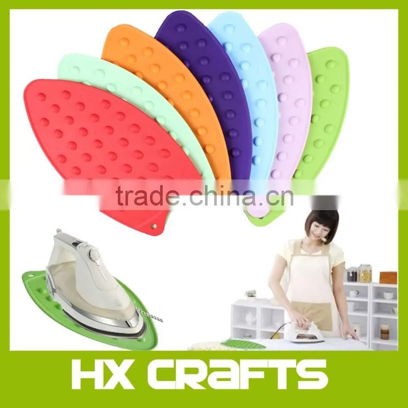 Amazon hot sell High Quality Hot Protection Rest Pad Mat Underlay Cover Helpers Safe Surface Silicone Iron Mat