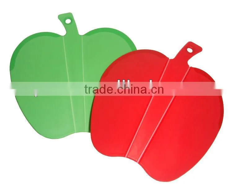 Foldable chopping board