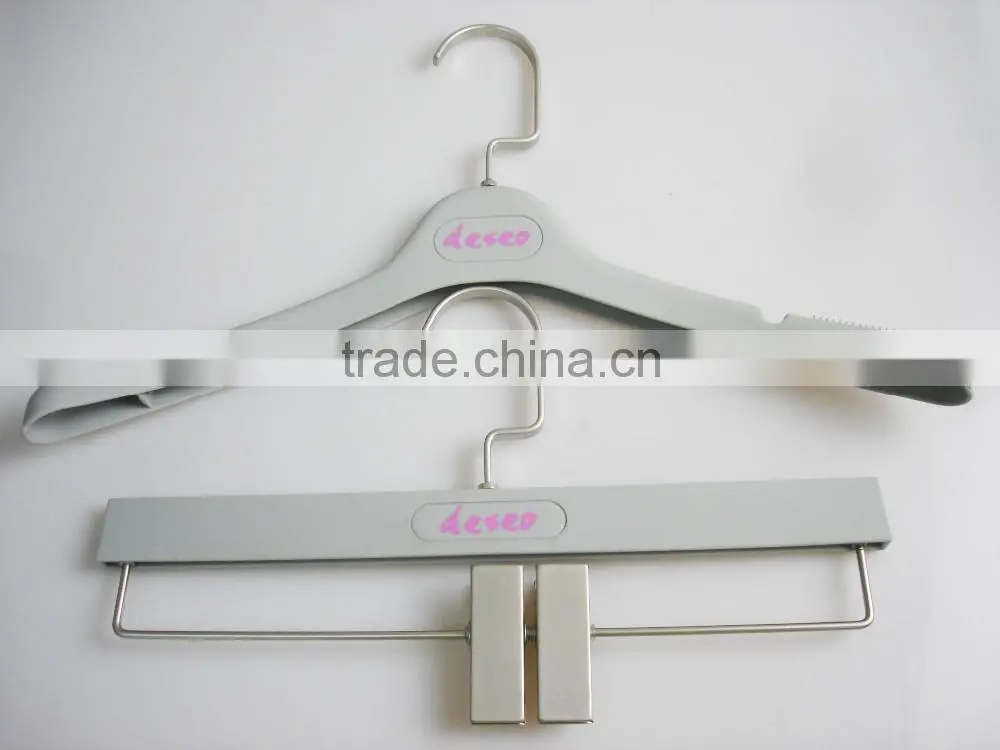 HA6993 new style rubber coated clothes hanger matching style suits hanger
