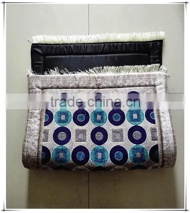 High quality jacquard muslim prayer mat with foam backing and zipper
