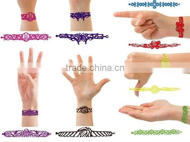 2013 the most popular hign quality custom design silicon hollow bracelet