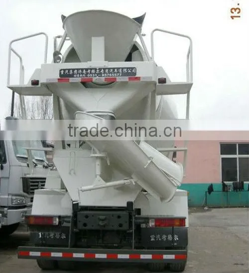 HOWO 6x4 9 cube concrete Mixer Truck