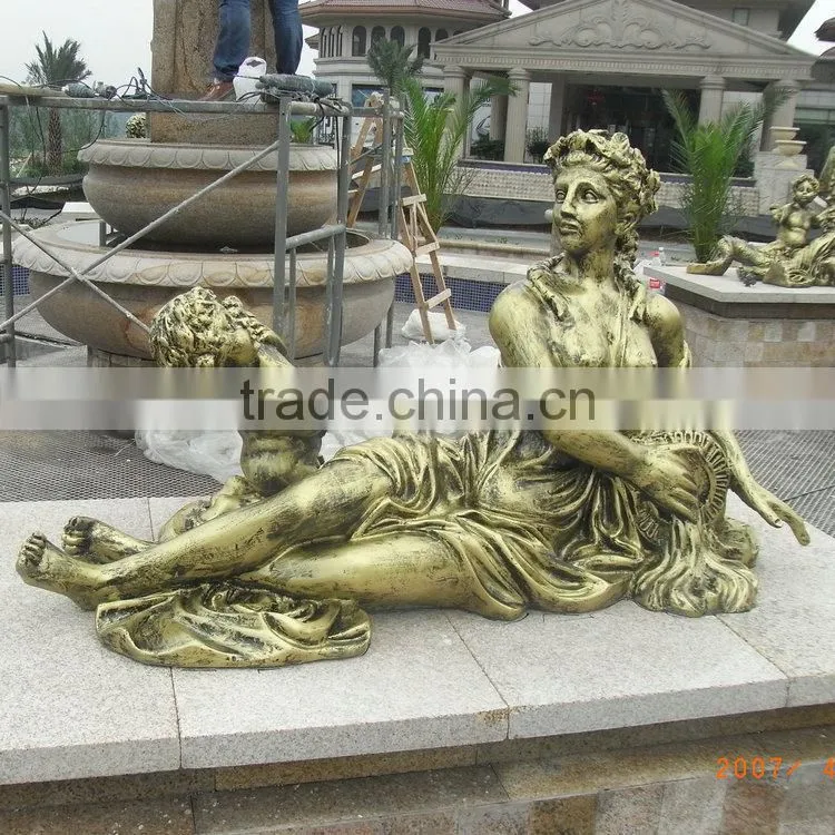 Garden wonmen view statue sculpture