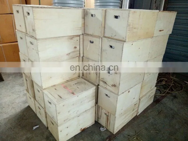 Diesel engine rice husk removing machine