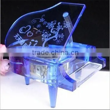 Wholesale Unique design black color crystal piano model with music for wedding favors