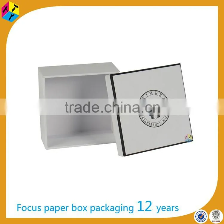 White elegant gift packaging jewellery paper box