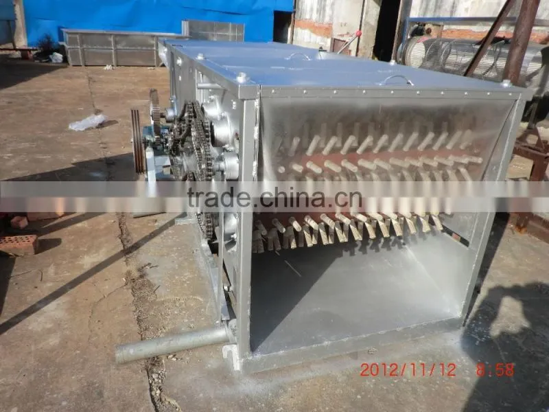 Automatic chicken duck plucking cleaning machine