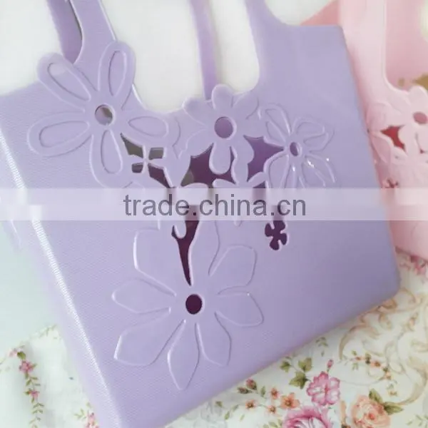 Bath basket with handle