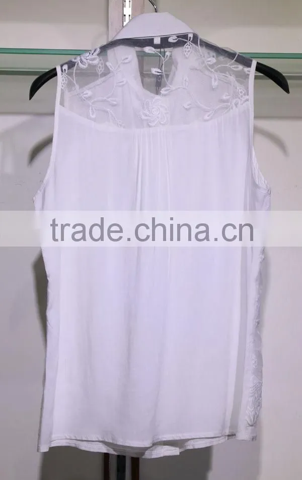 Women's sleeveless rayon blouse with lace flower rattan and tucks white