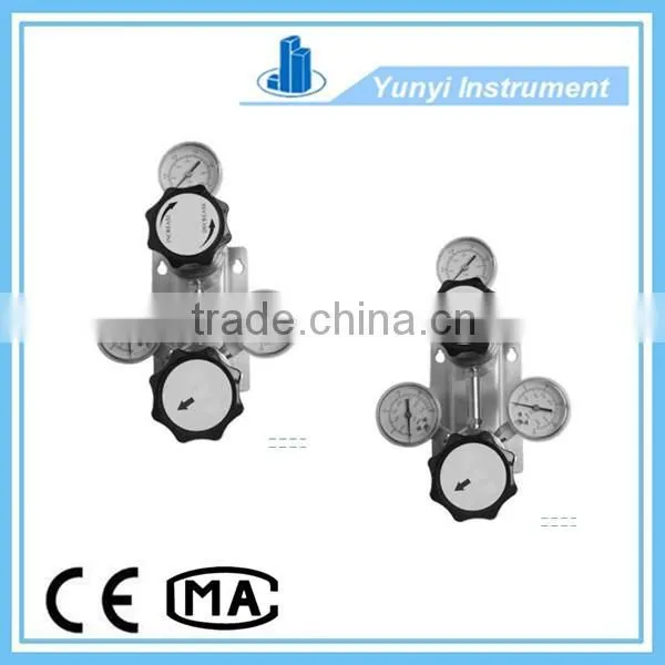 Gas cylinder switching device