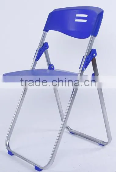 Plasticas sillas plegables universitarias para eventos (1074B)