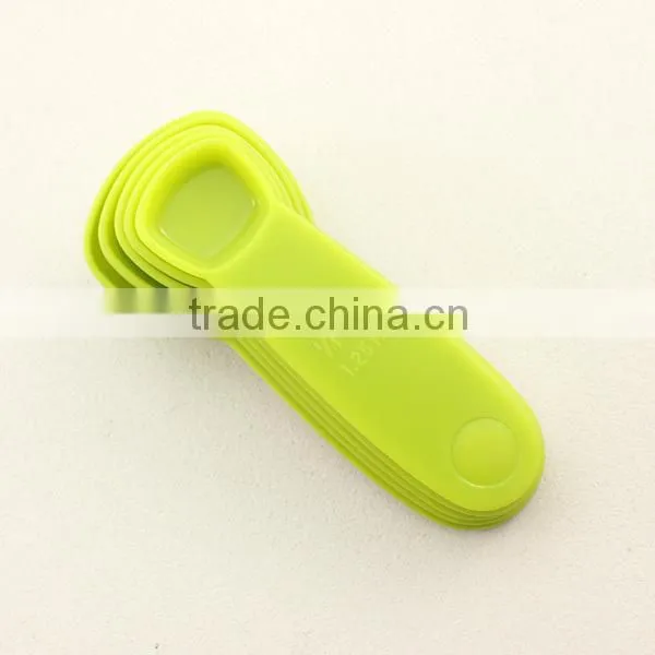 COMPACT FOOD PREPARATION SET