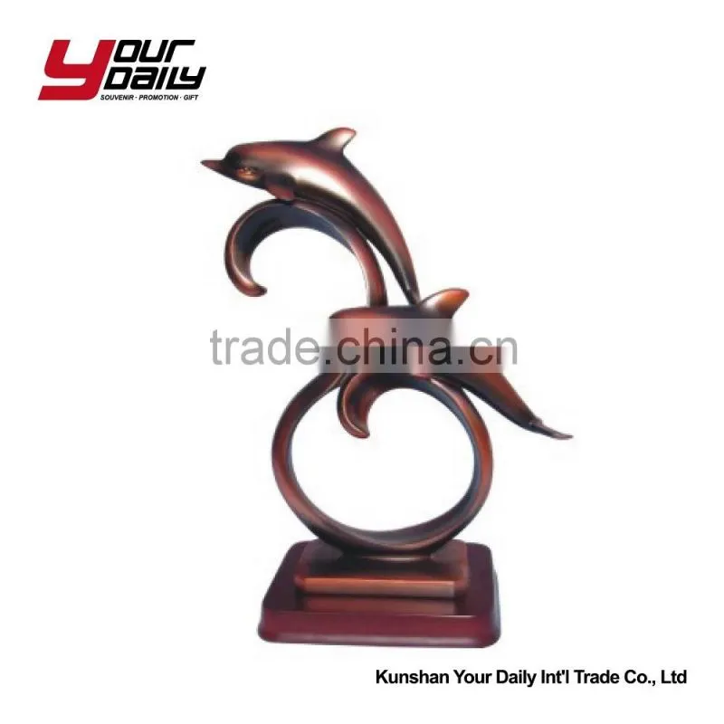 Top quality lovely groom and bride figurines hand paint resin wedding cake topper