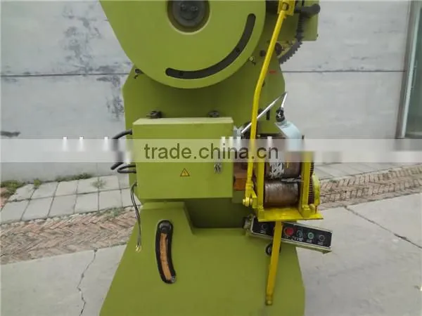 Automatic punching razor wire machine products