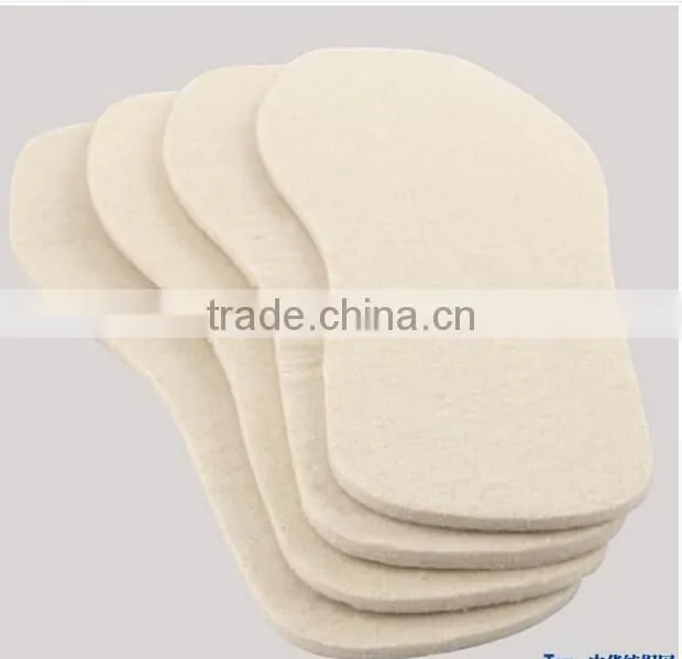 Comfortable and cold proof sheep wool felt insoles