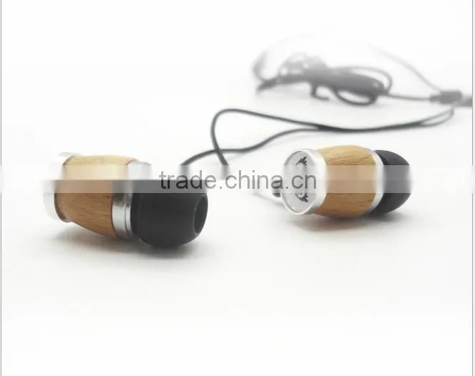 Best selling economical cute wooden ear phone