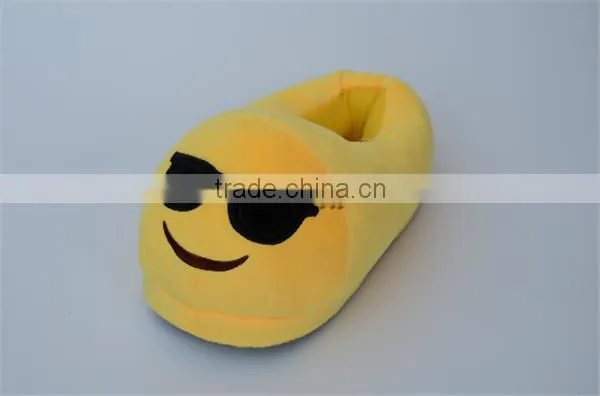 Latest Emoji slipper Emoji plush slipper soft plush toy Chinese factory wholesale price