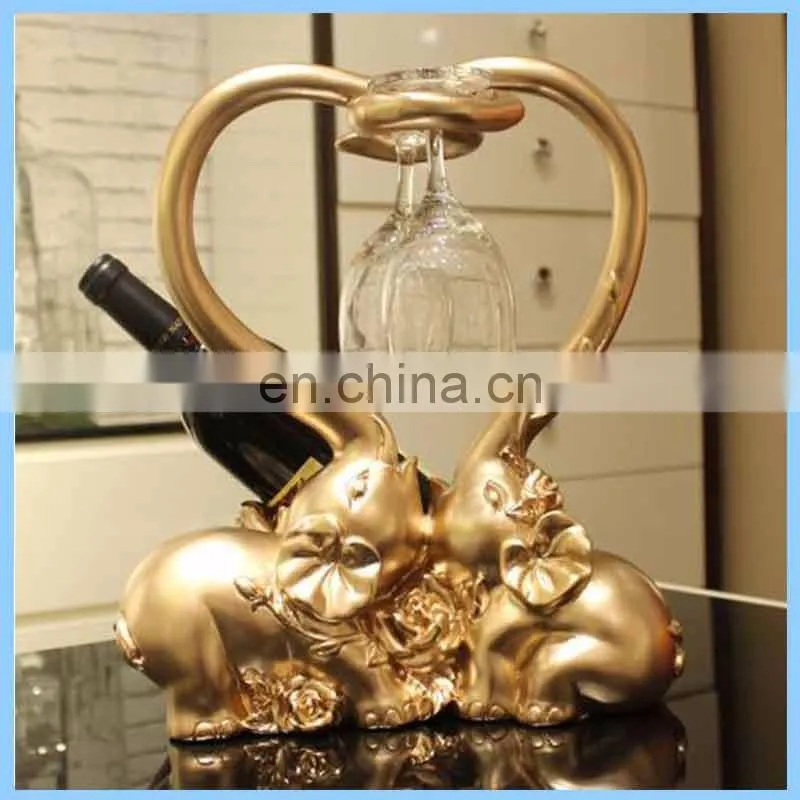 Creative modern minimalist home resin crafts animal bird peacock modeling red wine rack