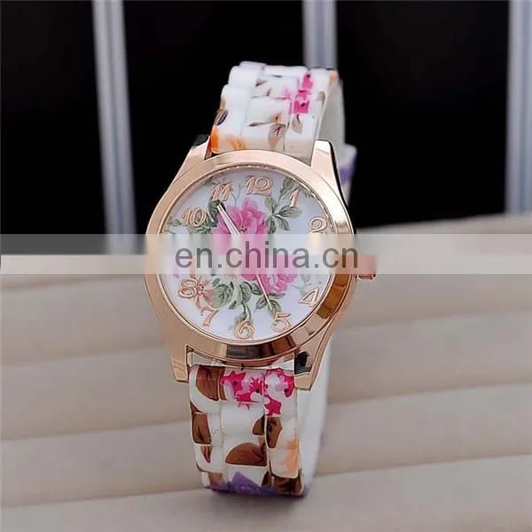 2014 Yiwu Supplier Women Flower Quartz Vogue Watch Wholesale
