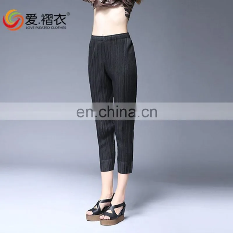 China Cheap Newest design colors sublimation flower pattern printed pants for women