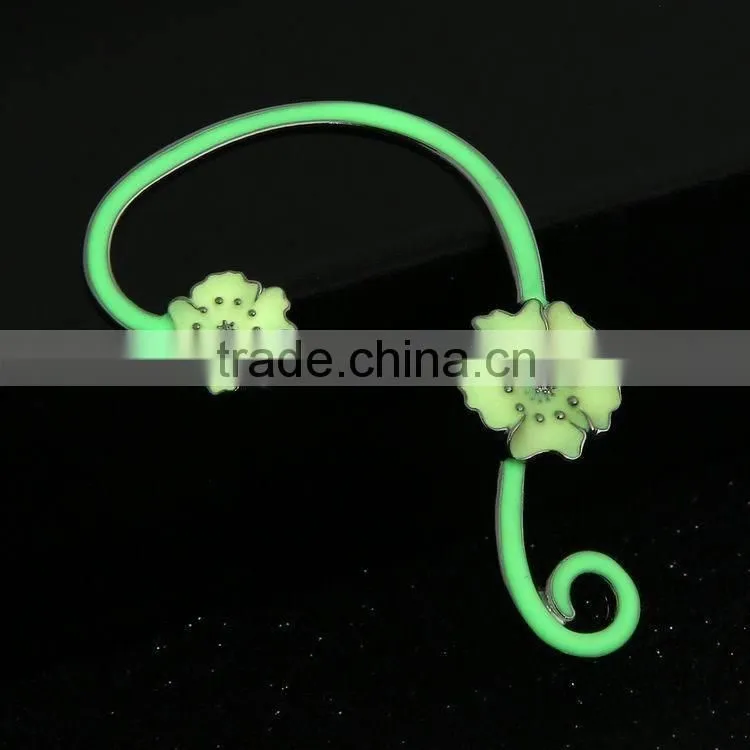 flower shaped glow in the dark stud alloy earring