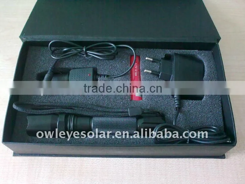 Rechargeable LED flashlight