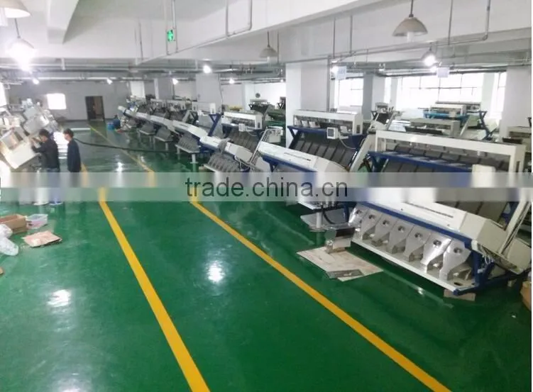High Accuracy CCD Color Sorting Machine Rice Wheat Beans Grain Plastic Sorting Machine