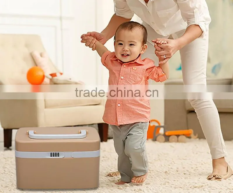 Lockable plastic storage box