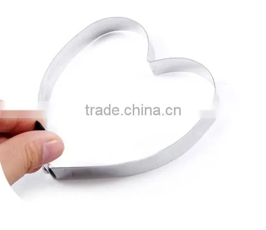 Stainless steel omelette mold of heart shape