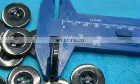 4 Holes Round Resin Sewing Buttons 25MM-2.3CM KnopfHome Decoration 4 HOLES PANTS DECORATION WHOLESALES