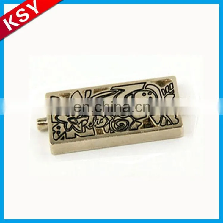 Fashionable Design Competitive Price 3D Clothing Round Logo Label Metal Hole Hang Tag