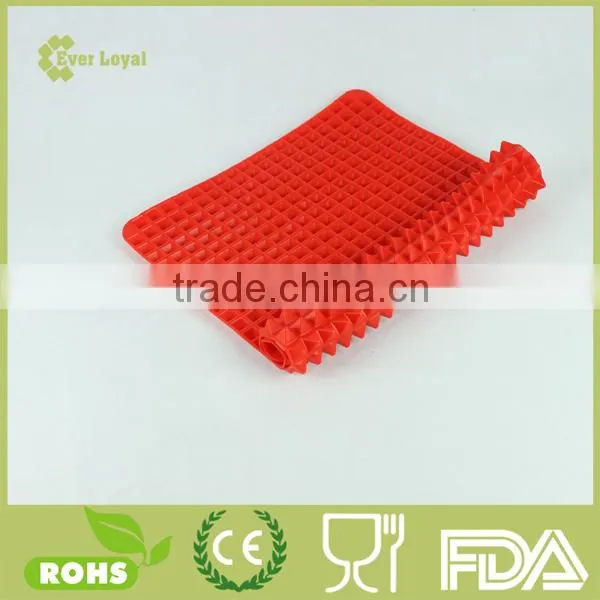 PYRAMID PAN Fat-Reducing Silicone Cooking Mat