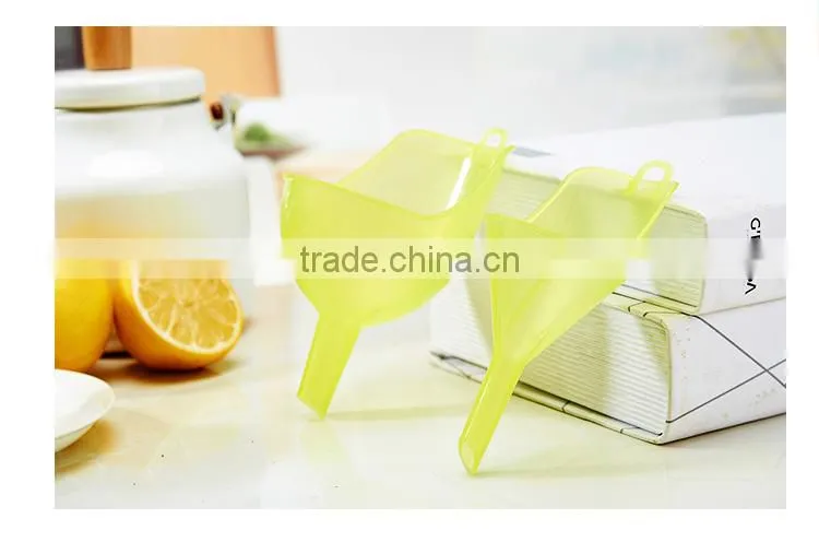 2Pcs/Set Clear Plastic Funnel Perfume Oil Liquid Diffuser Bottle Funnel Vial Lab/Kitchen/Cosmetic
