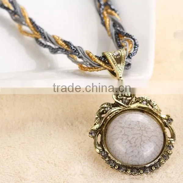 Bohemian Style Vintage Heart Design Round Stone Necklace