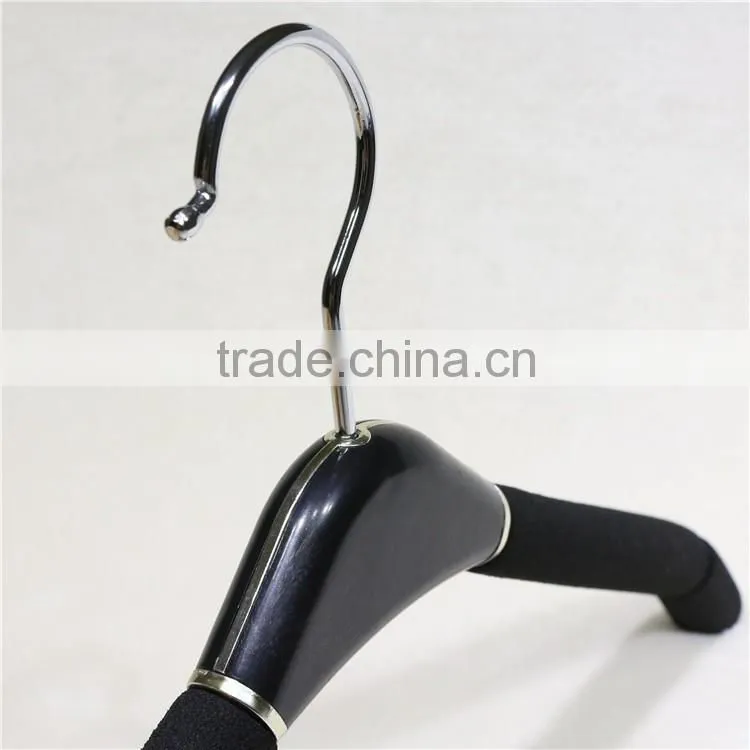 NO-Slip sponge metal clothes hanger for display
