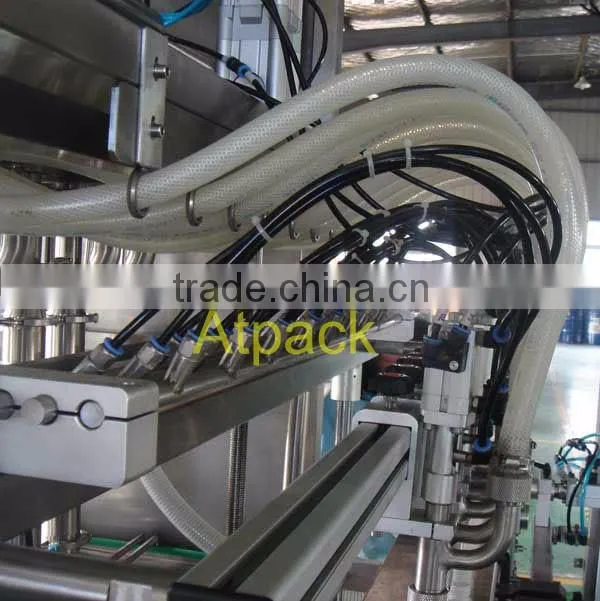 Sauce filling machine