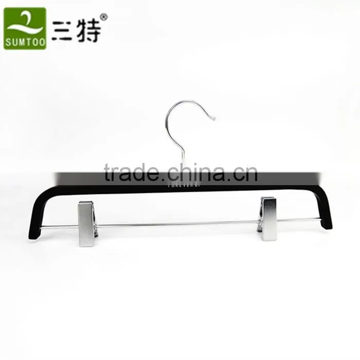 hot saling rubber black set wooden hangers of forever 21