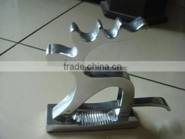 Zinc alloy cut deer shaped manual nut cracker