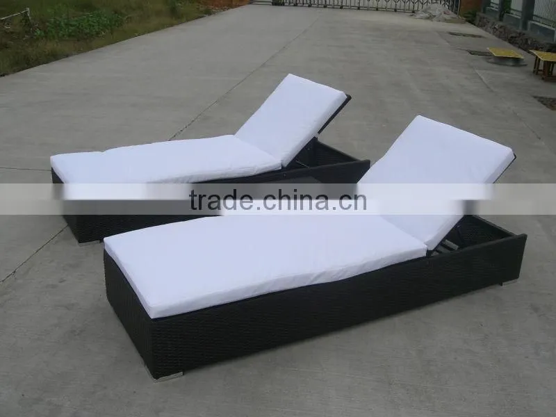 outdoor rattan lounge bed